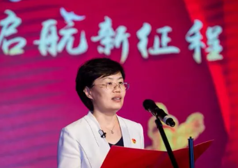 香港大廈不忘初心跟黨走 團(tuán)結(jié)一心鑄輝煌！